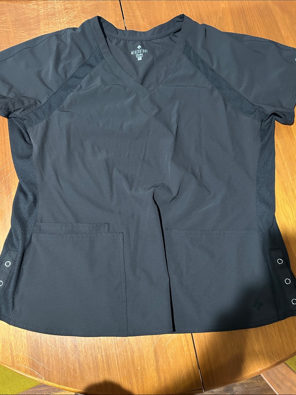Med Couture Women's Black V-Neck Scrub Top
